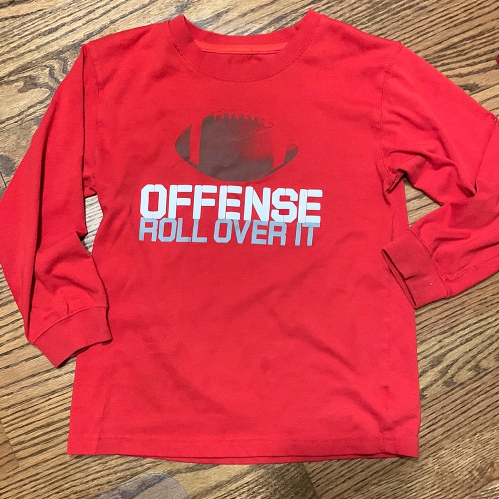 Boys Nike size 6 long sleeve tee shirt